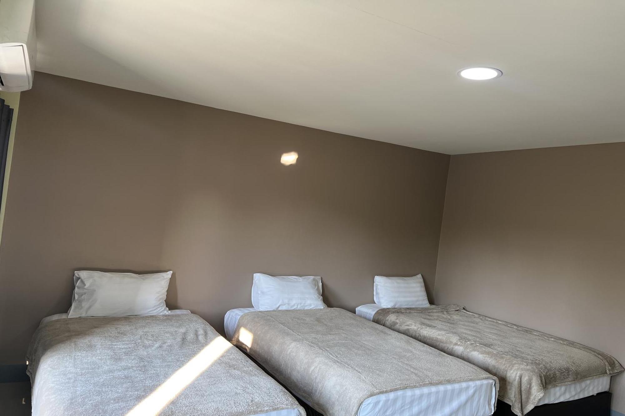 V Tharm Hotel Удон Тани Екстериор снимка