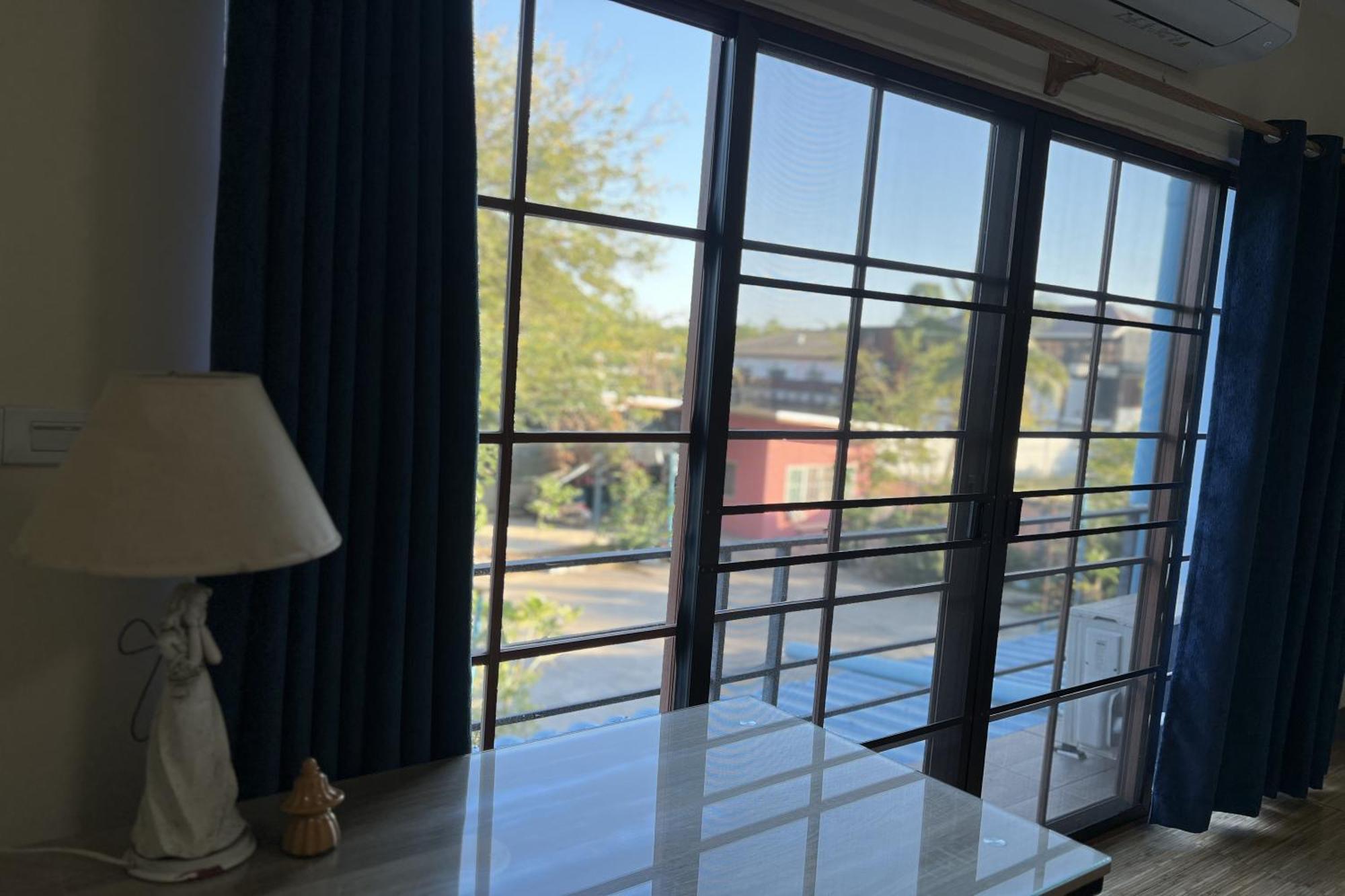V Tharm Hotel Удон Тани Екстериор снимка