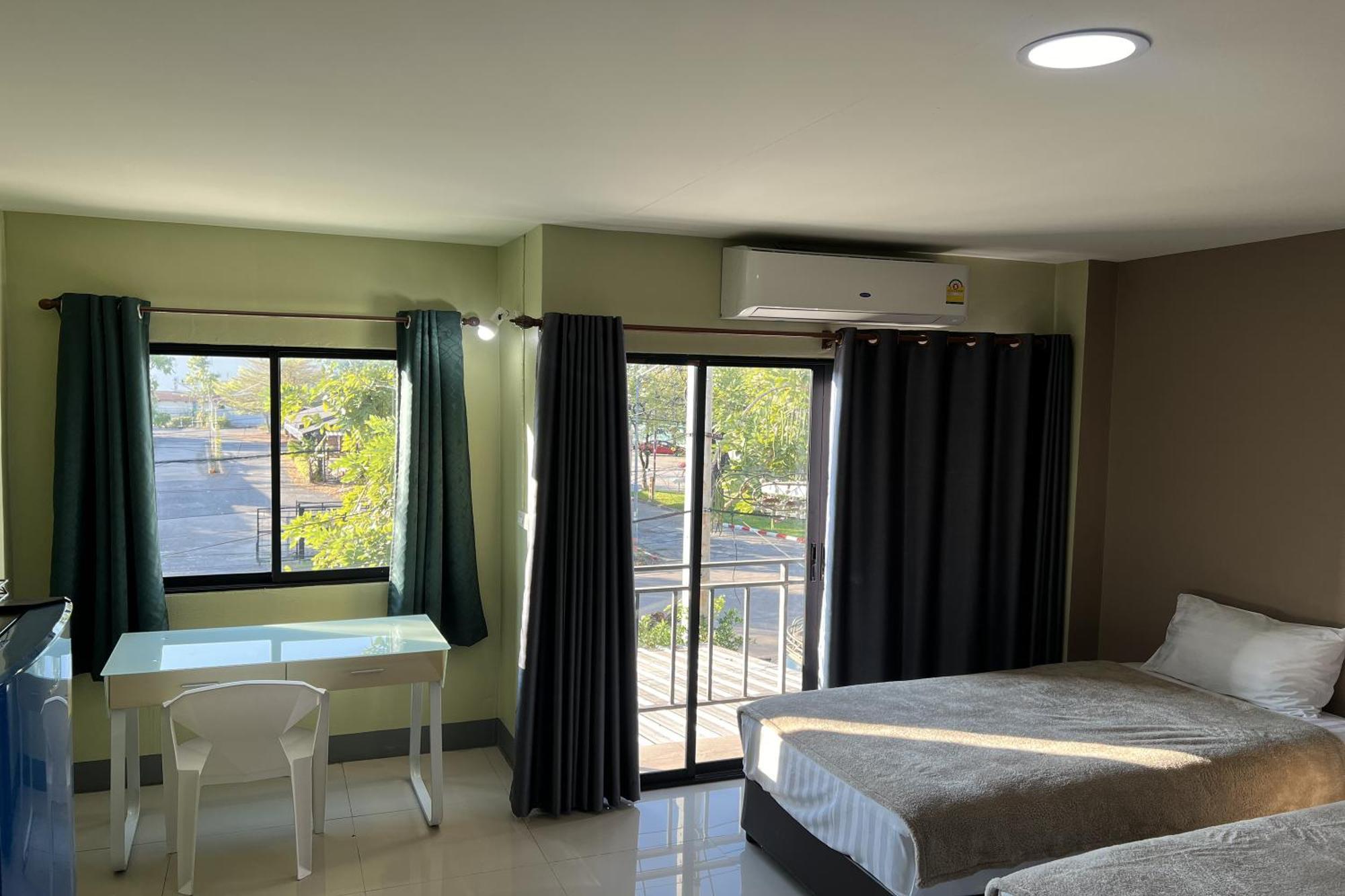 V Tharm Hotel Удон Тани Екстериор снимка
