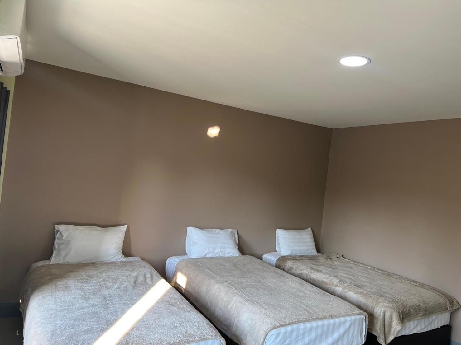 V Tharm Hotel Удон Тани Екстериор снимка