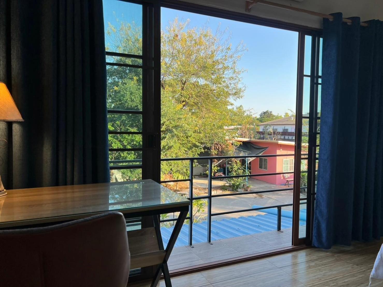 V Tharm Hotel Удон Тани Екстериор снимка