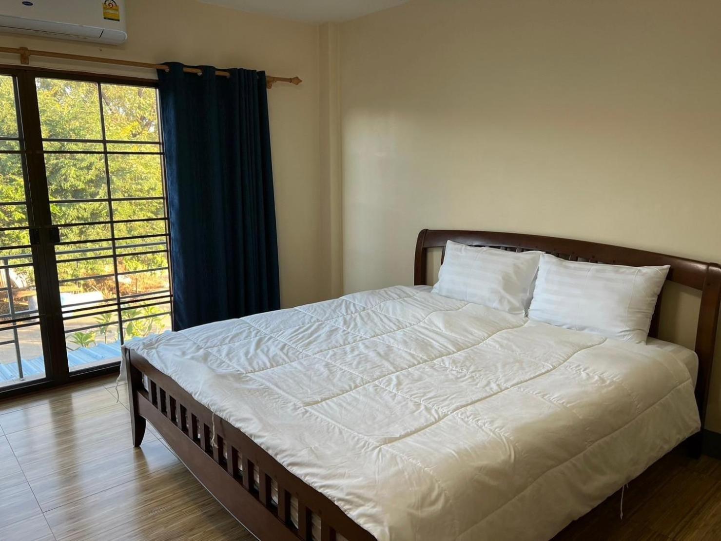 V Tharm Hotel Удон Тани Екстериор снимка