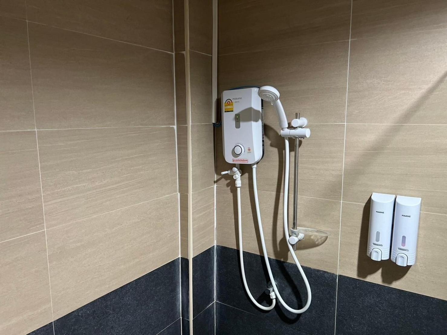V Tharm Hotel Удон Тани Екстериор снимка